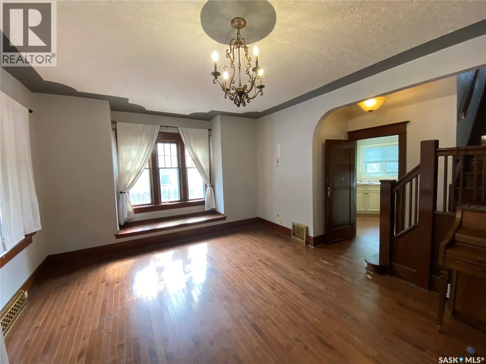 194 Second AVENUE N