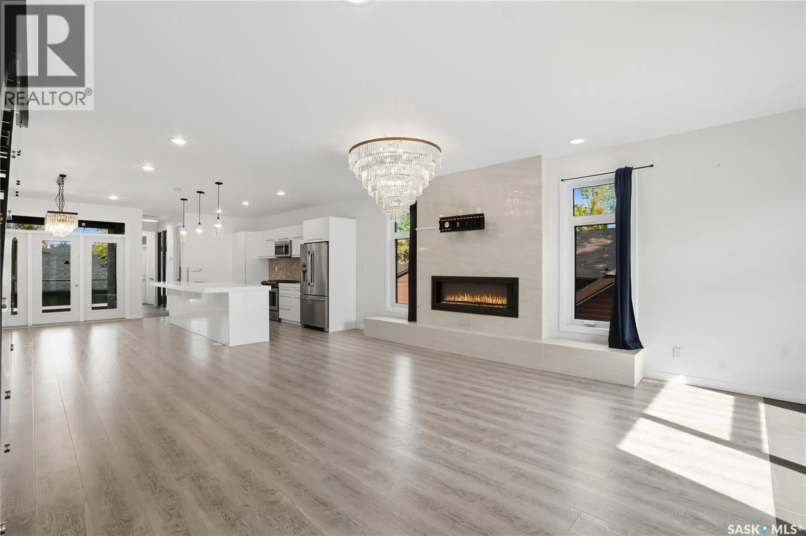 1105 7th STREET E