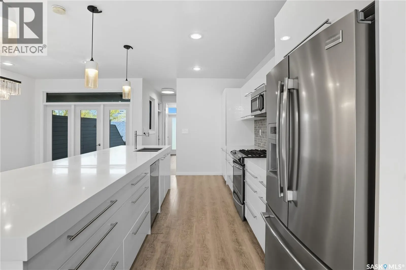 1105 7th STREET E