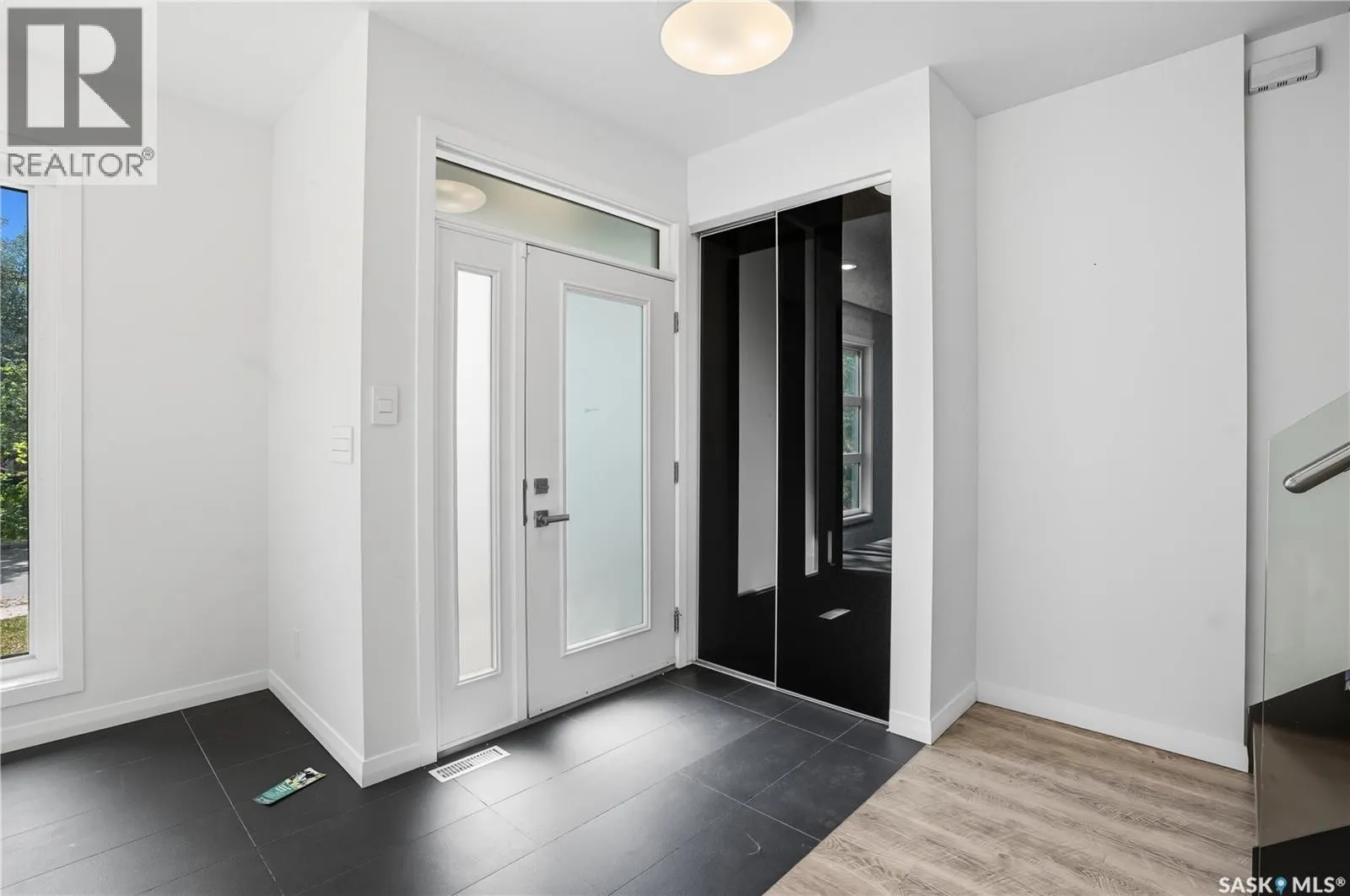 1105 7th STREET E