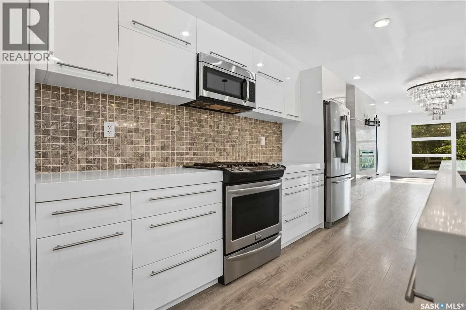 1105 7th STREET E