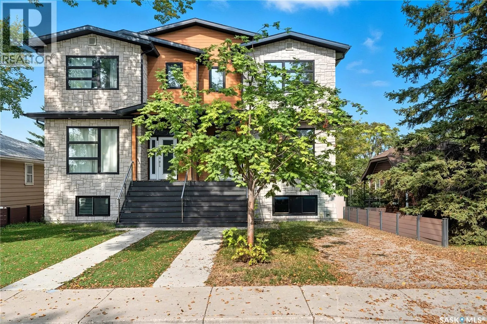 1105 7th STREET E