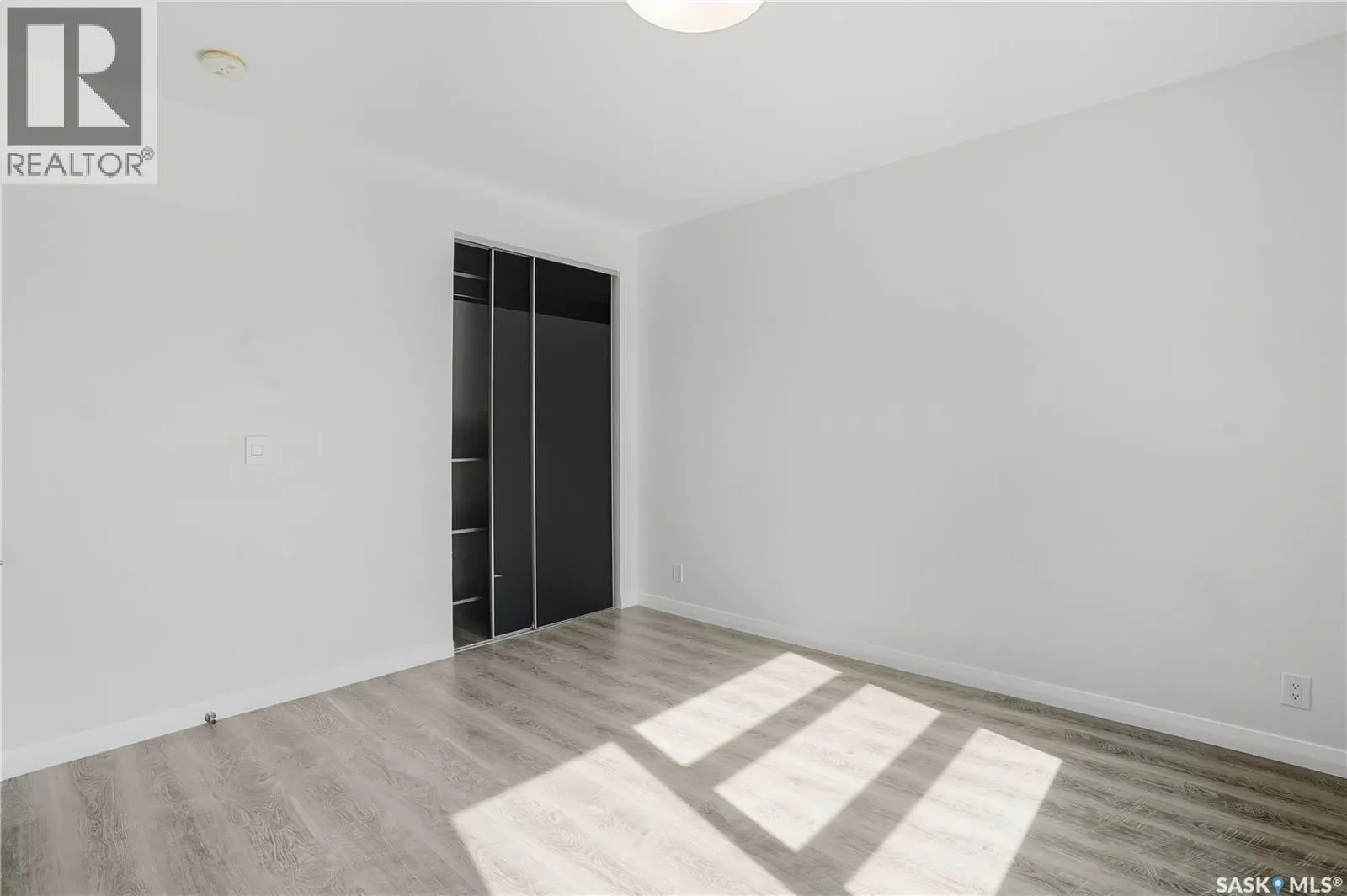 1105 7th STREET E