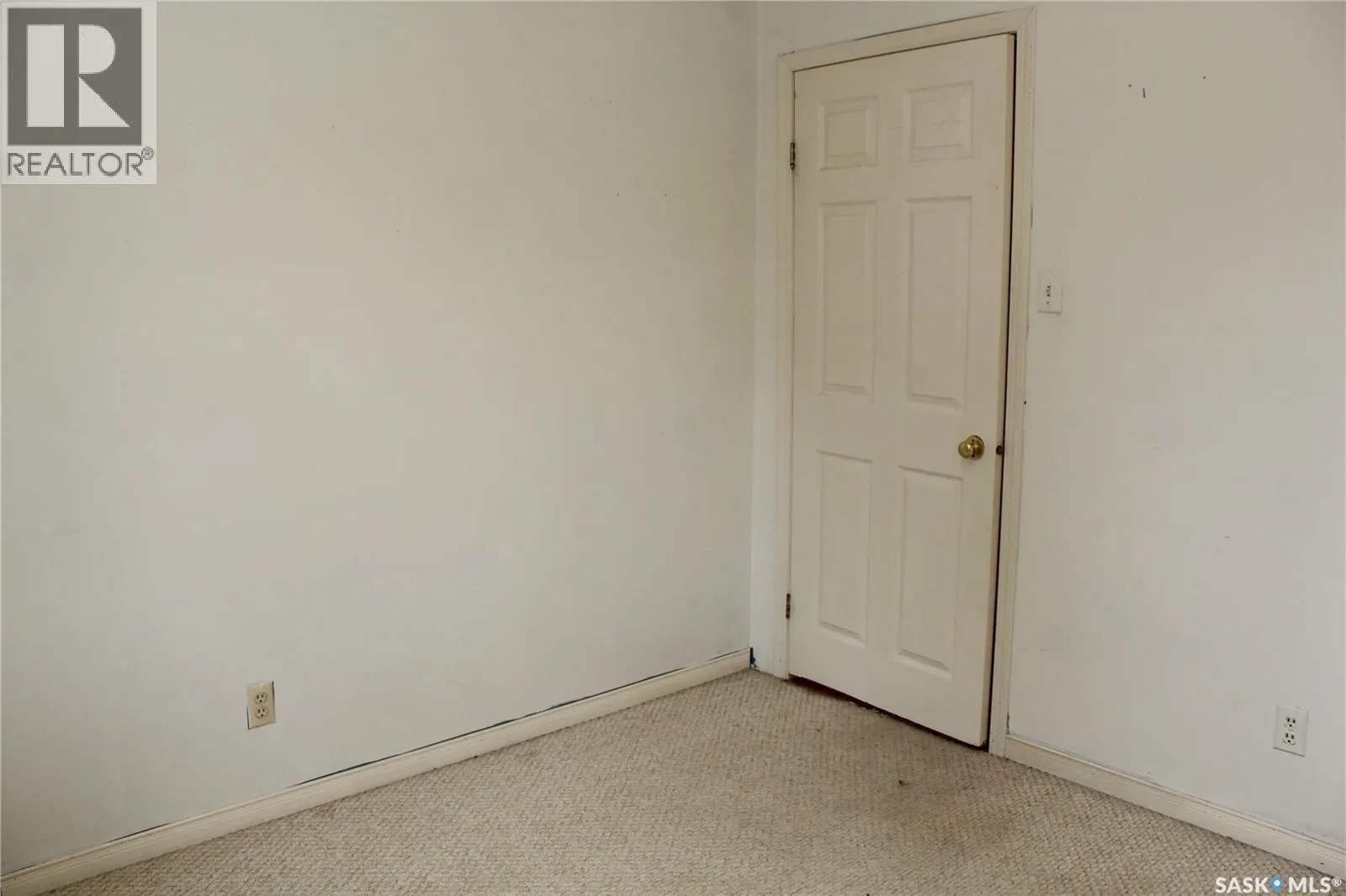 205 1st STREET W
