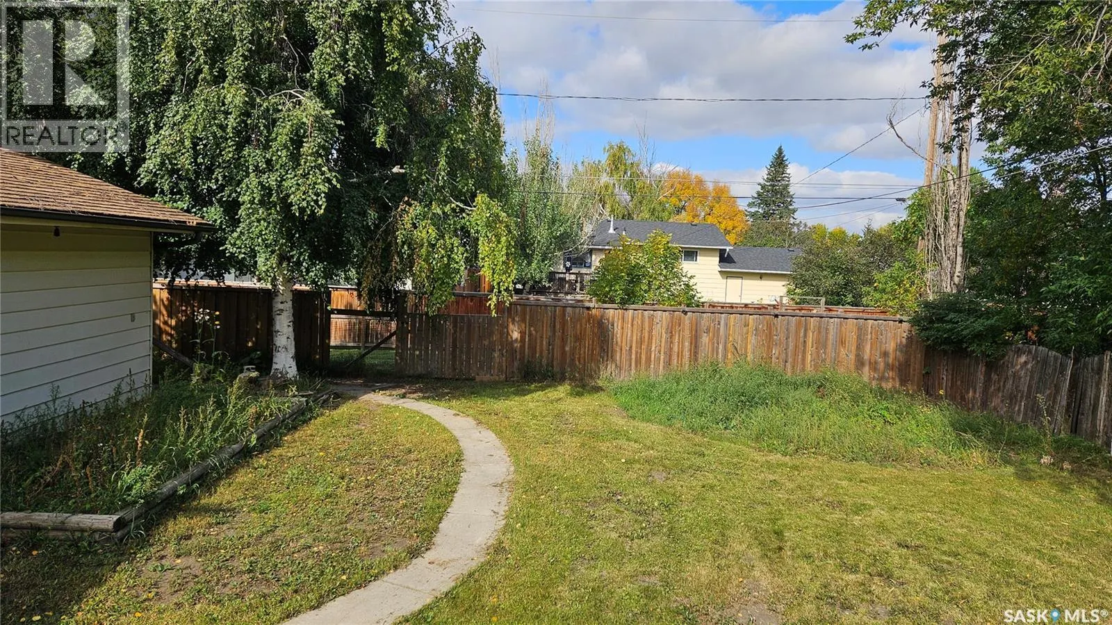 205 1st STREET W