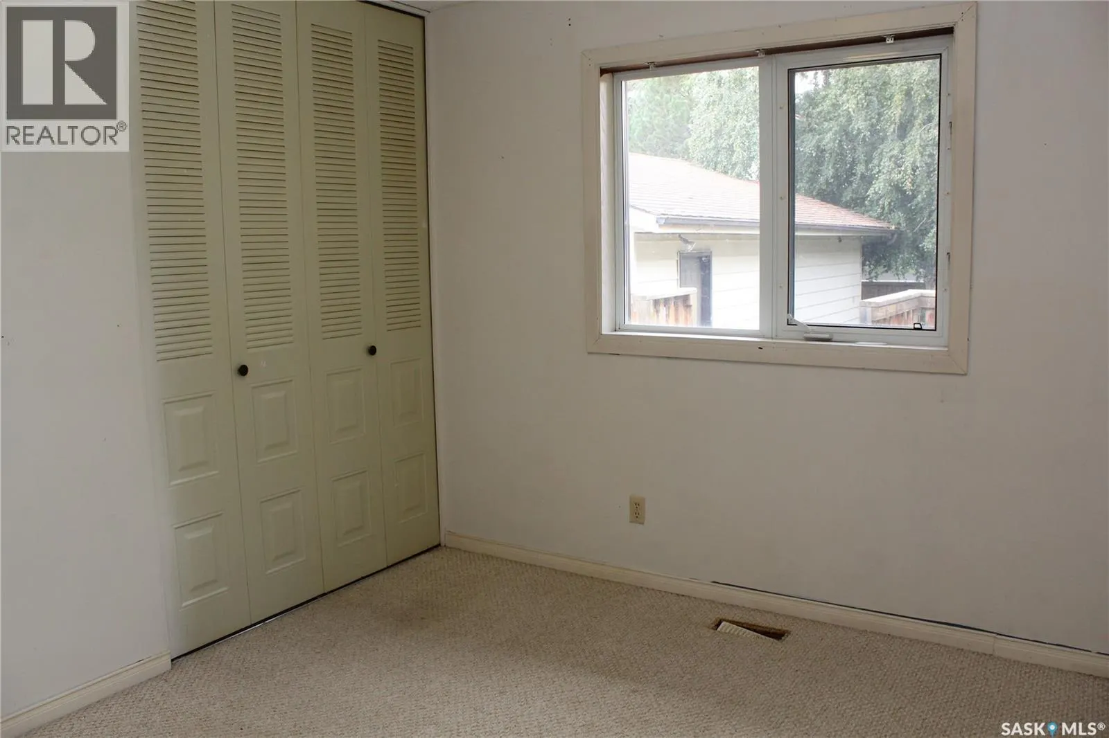 205 1st STREET W