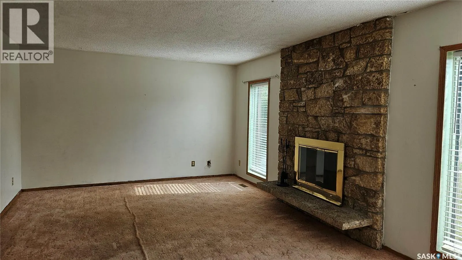 205 1st STREET W