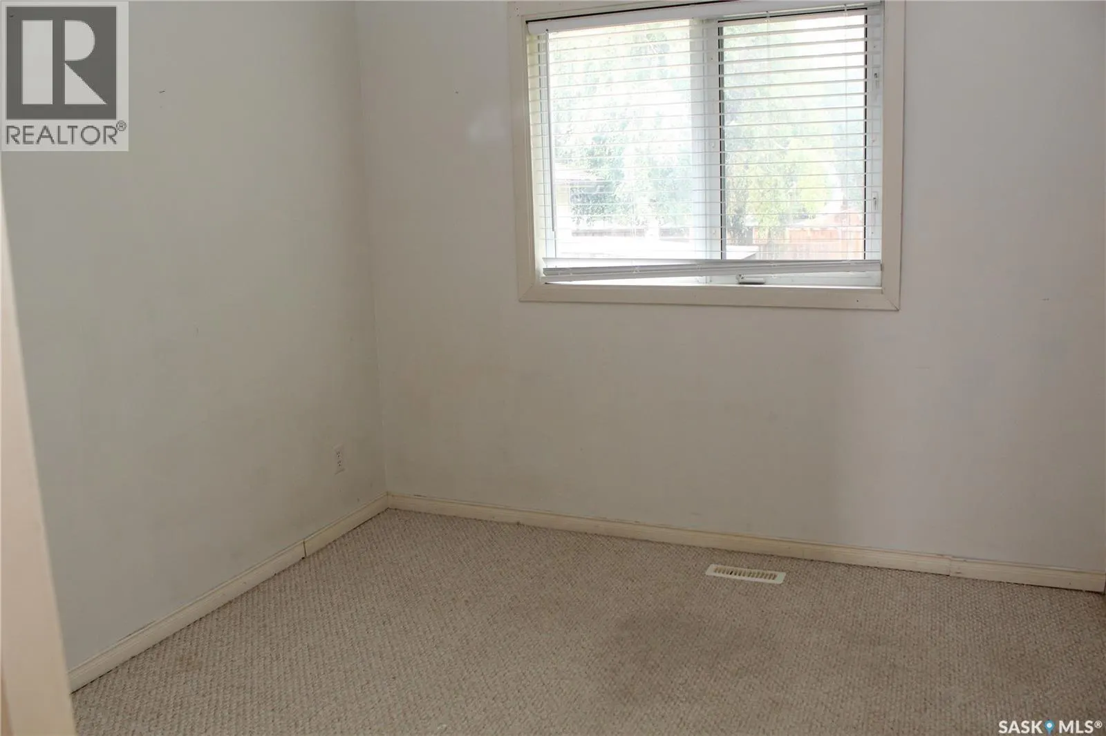 205 1st STREET W