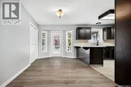 4 Lewry CRESCENT