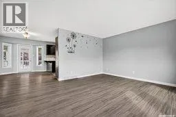 4 Lewry CRESCENT