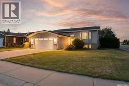 4 Lewry CRESCENT