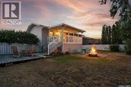 4 Lewry CRESCENT