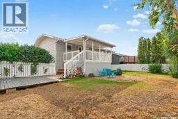 4 Lewry CRESCENT