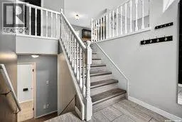 4 Lewry CRESCENT
