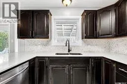 4 Lewry CRESCENT