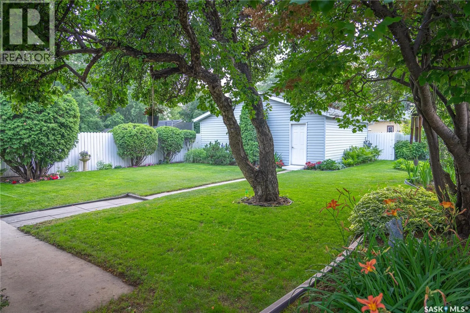 2006 Louise AVENUE