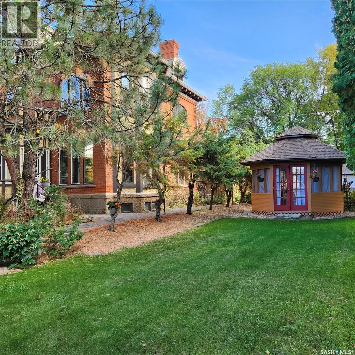 313 19th STREET