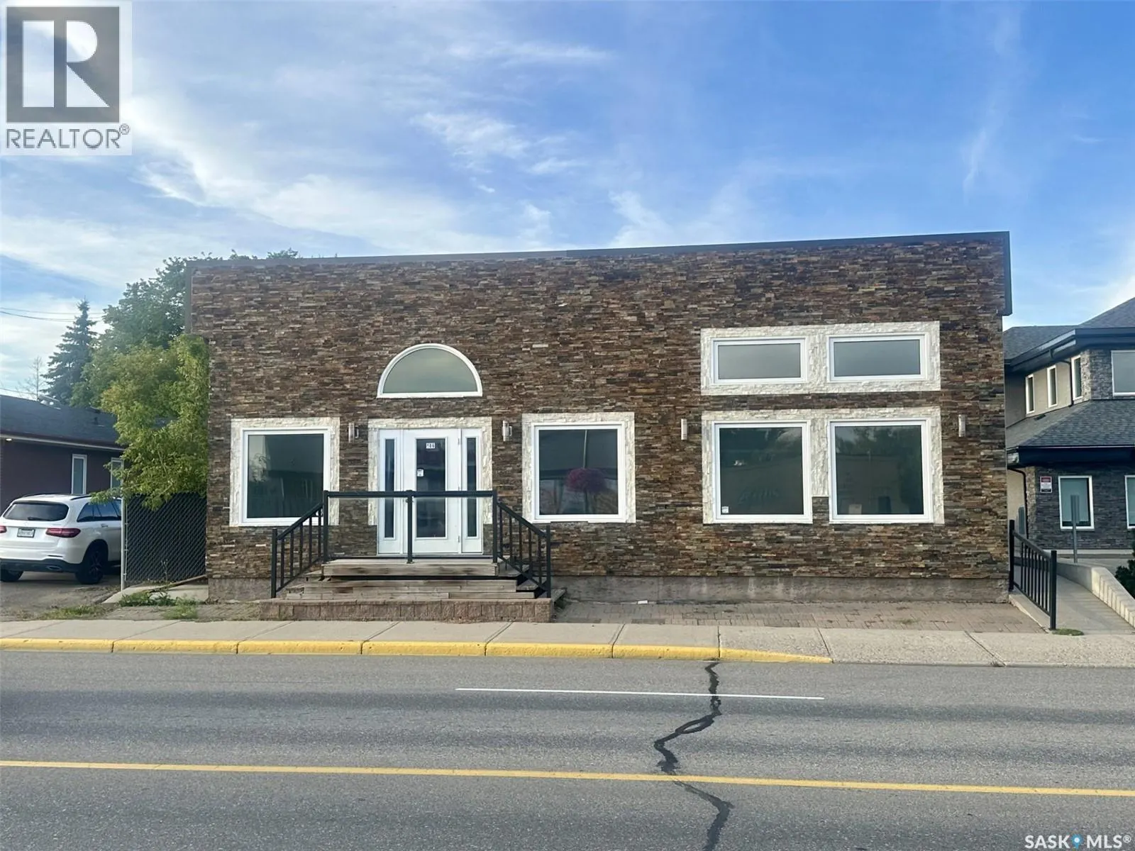 106 Central STREET E
