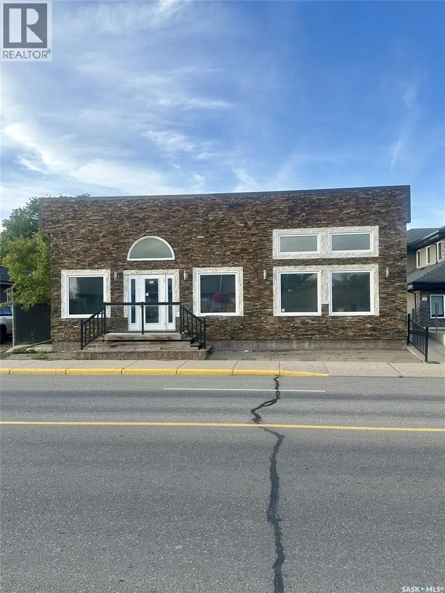 106 Central STREET E