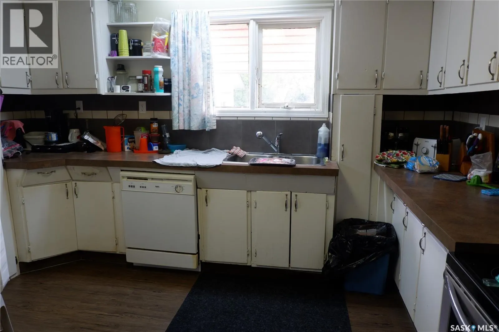 123 5TH AVENUE W