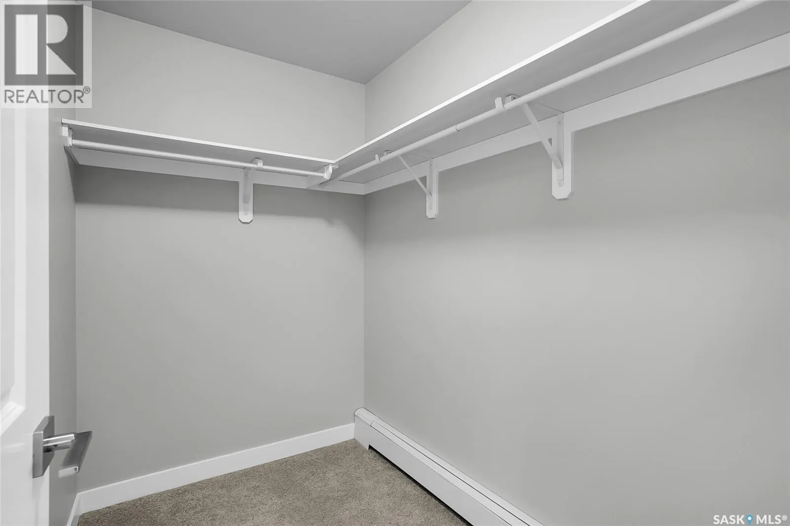 109 318 108th STREET W