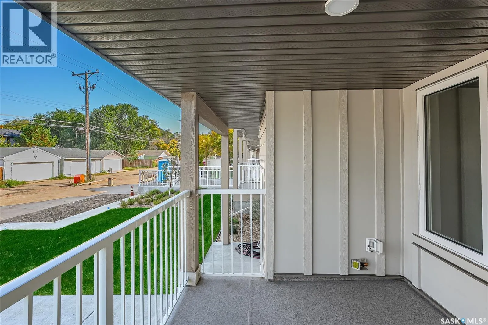 109 318 108th STREET W