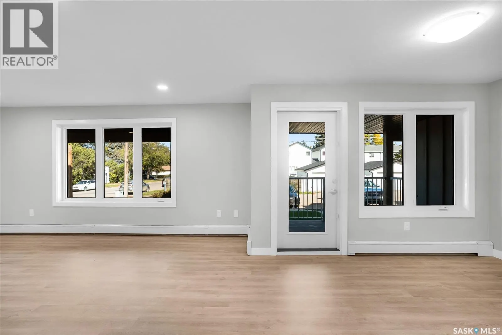 109 318 108th STREET W