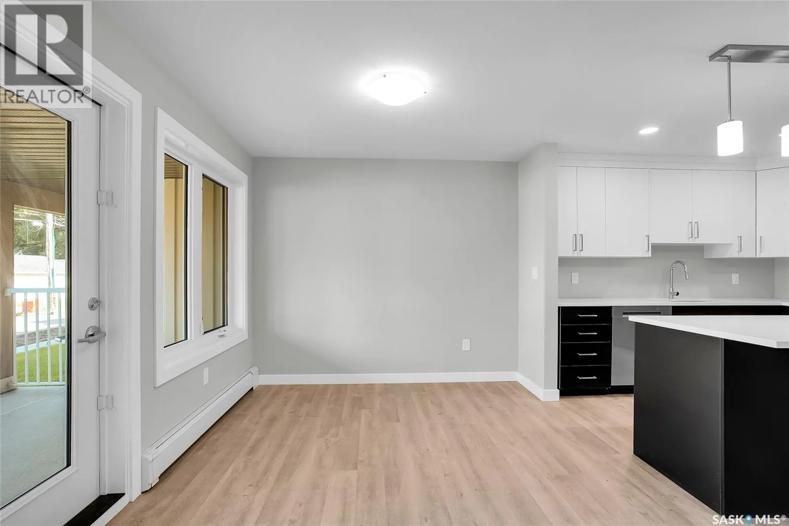 109 318 108th STREET W