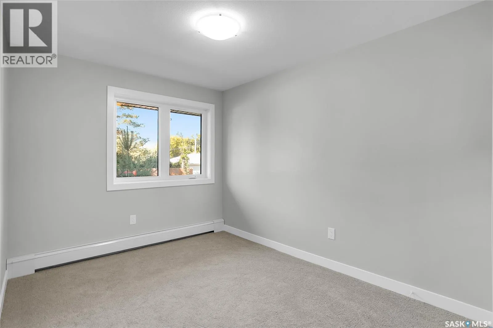 109 318 108th STREET W