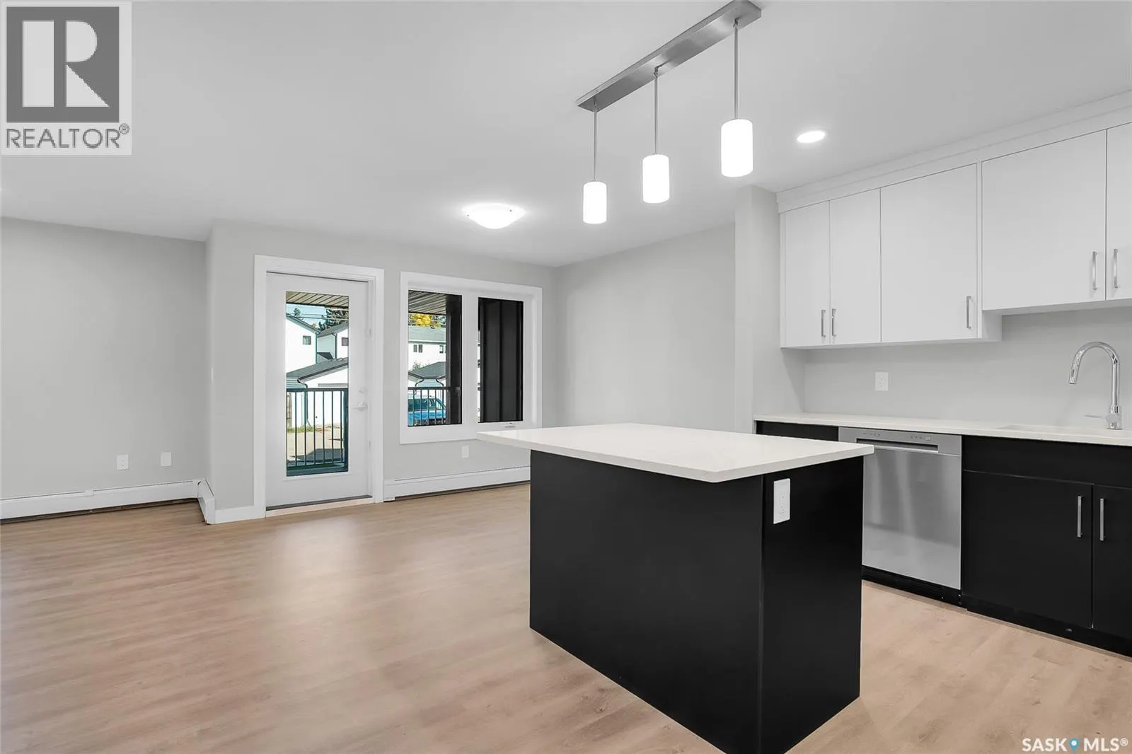 109 318 108th STREET W
