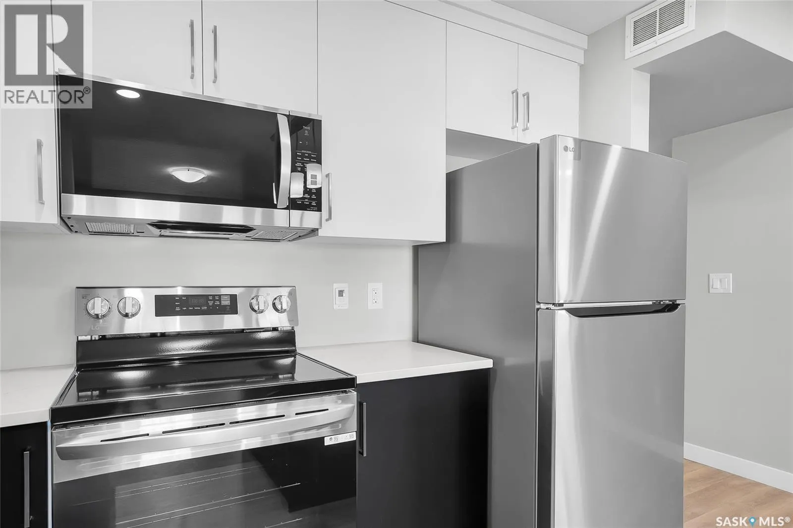 109 318 108th STREET W