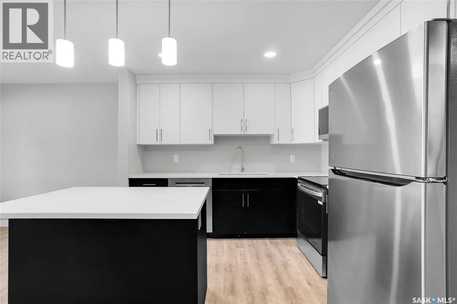 109 318 108th STREET W