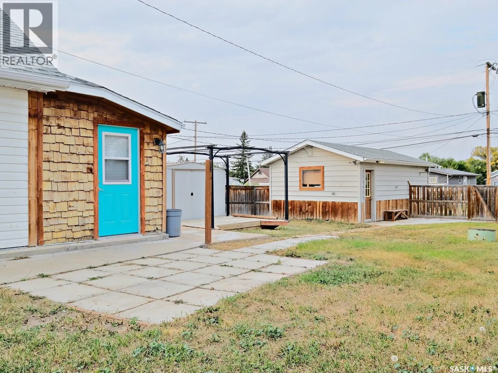 307 5th AVENUE W