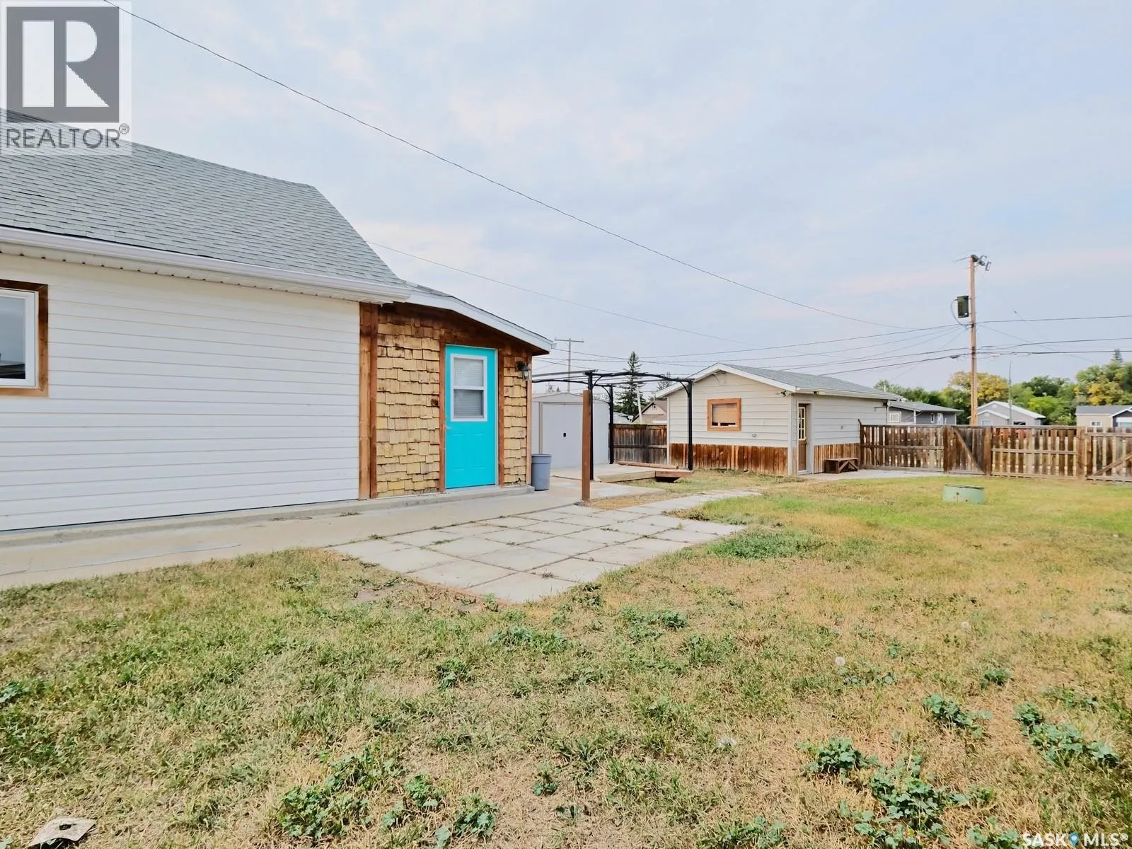 307 5th AVENUE W