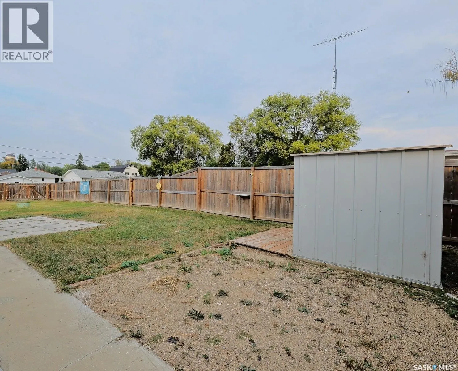 307 5th AVENUE W