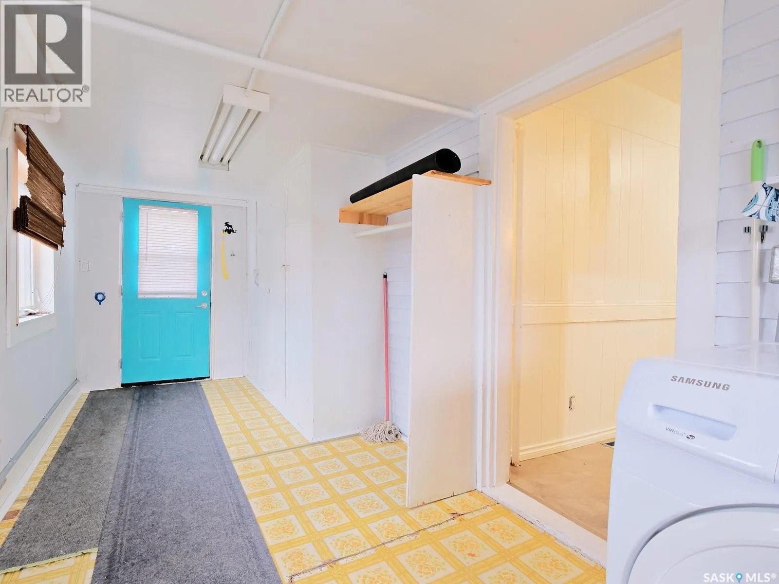 307 5th AVENUE W