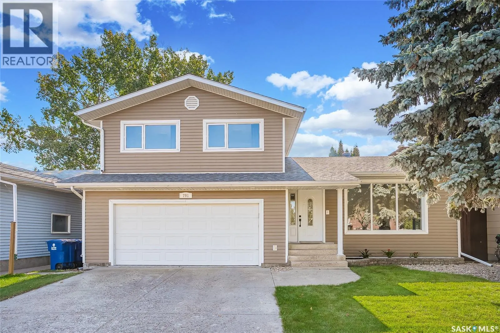 791 Lenore DRIVE