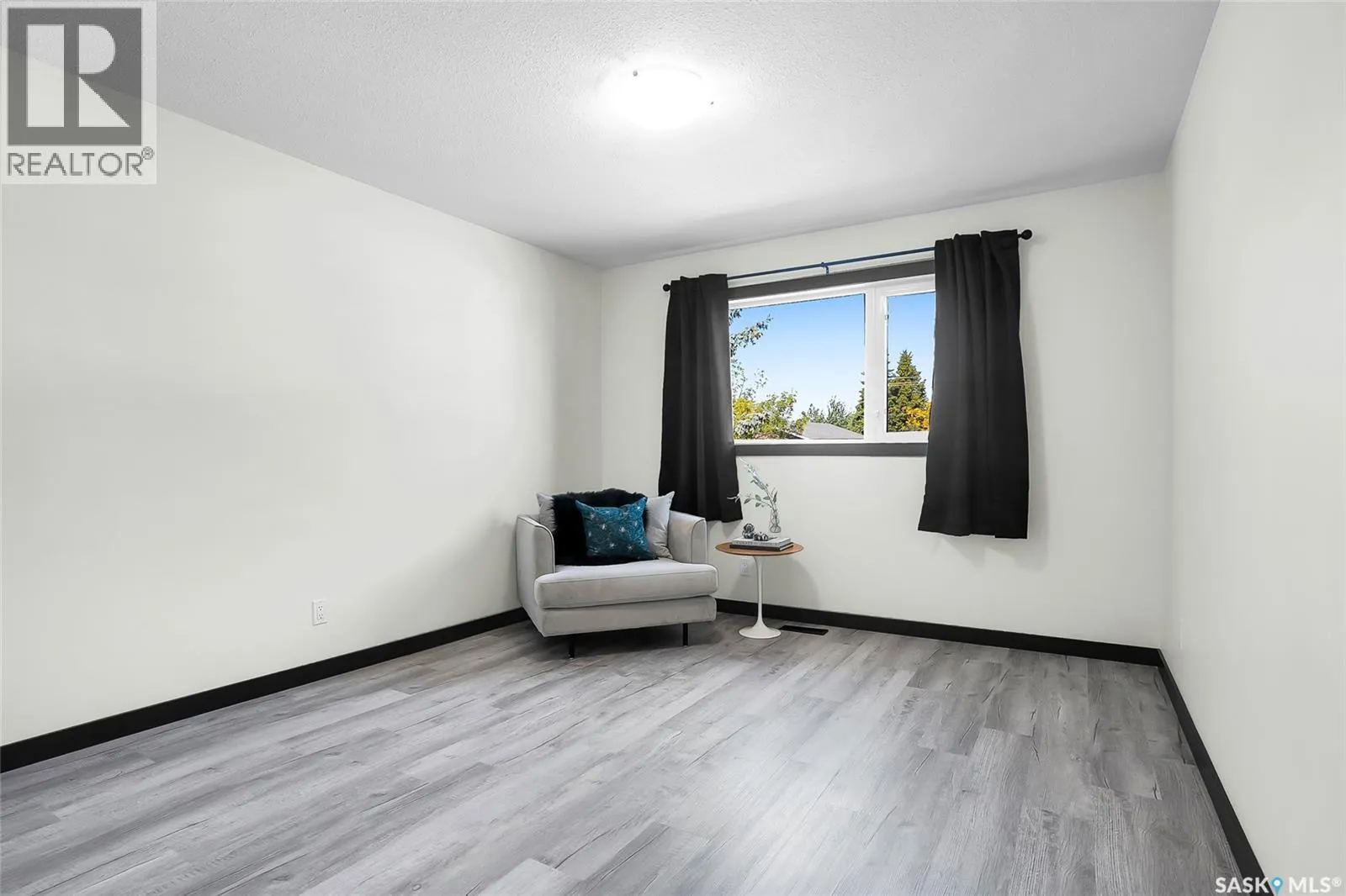 791 Lenore DRIVE
