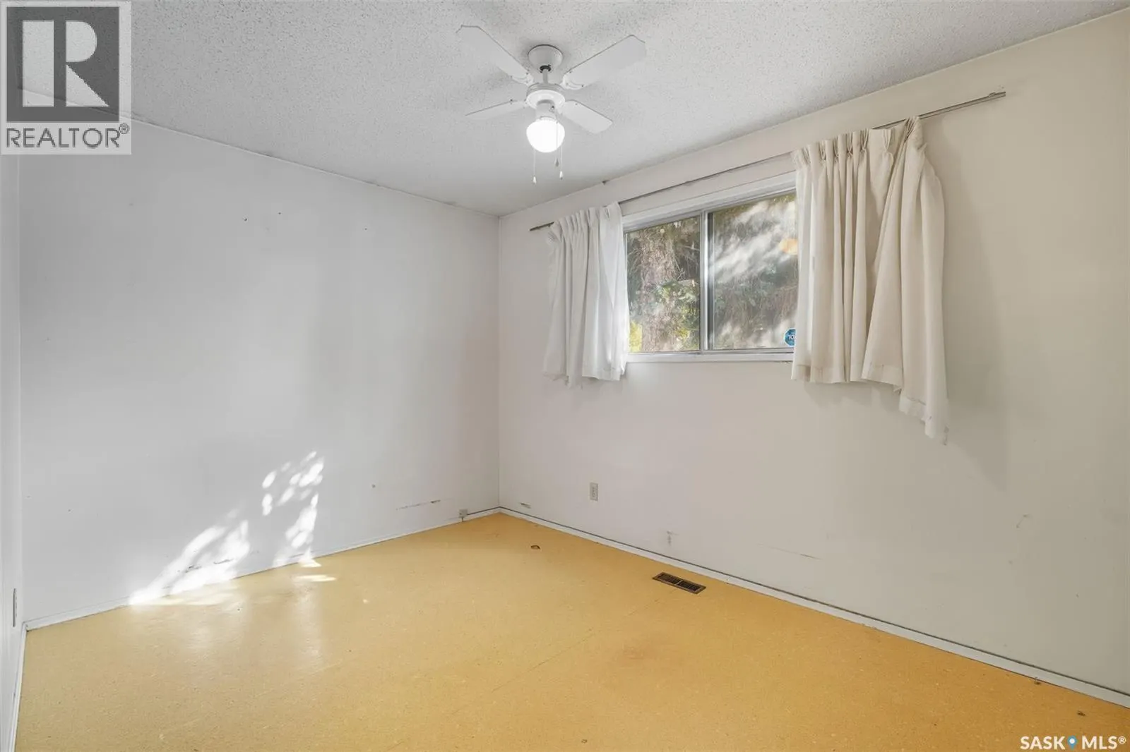 62 Dominion CRESCENT