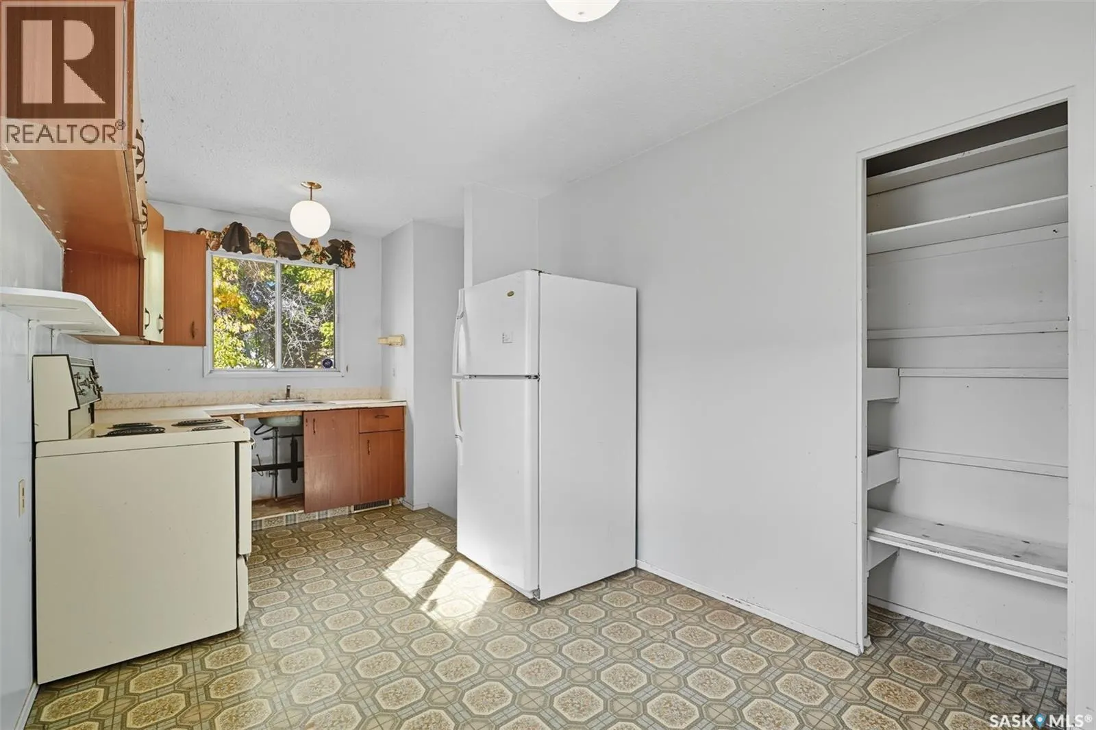 62 Dominion CRESCENT