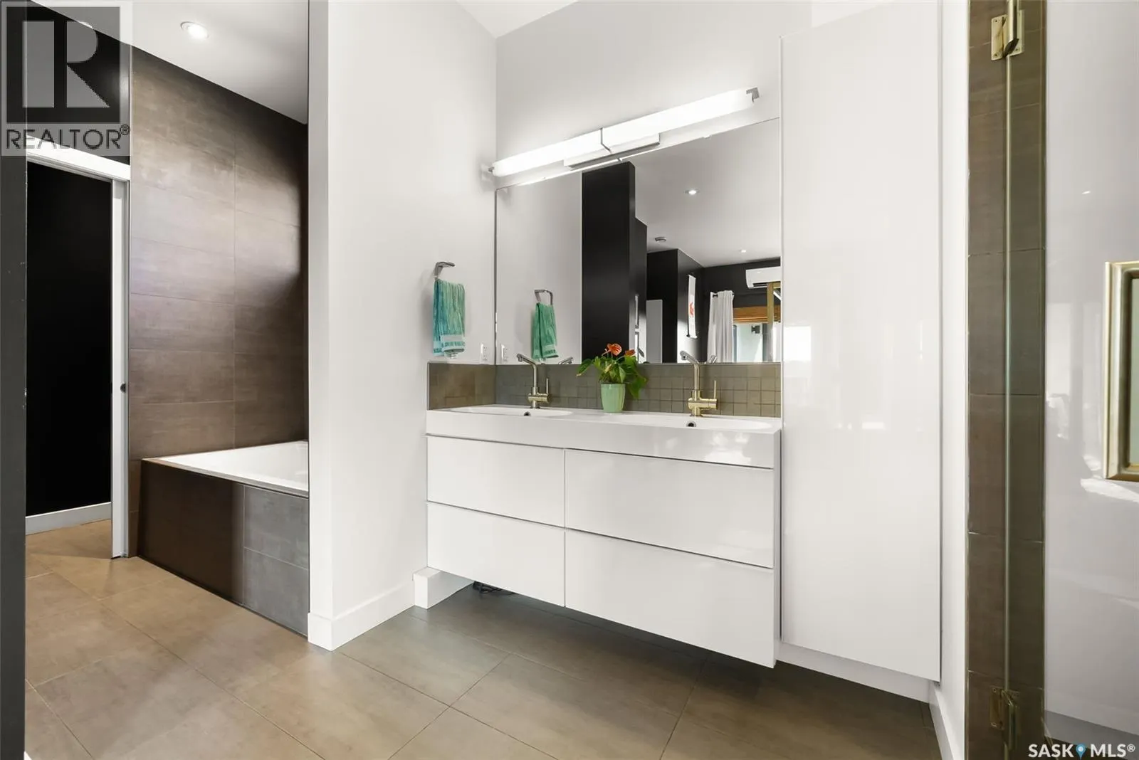 4122 Skinner BAY