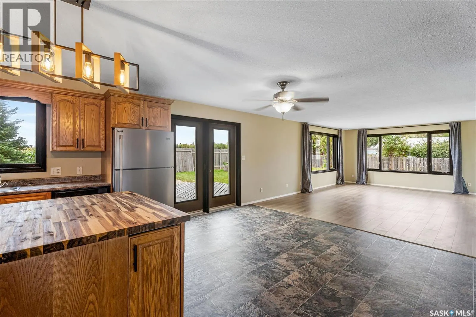 14 Poplar DRIVE