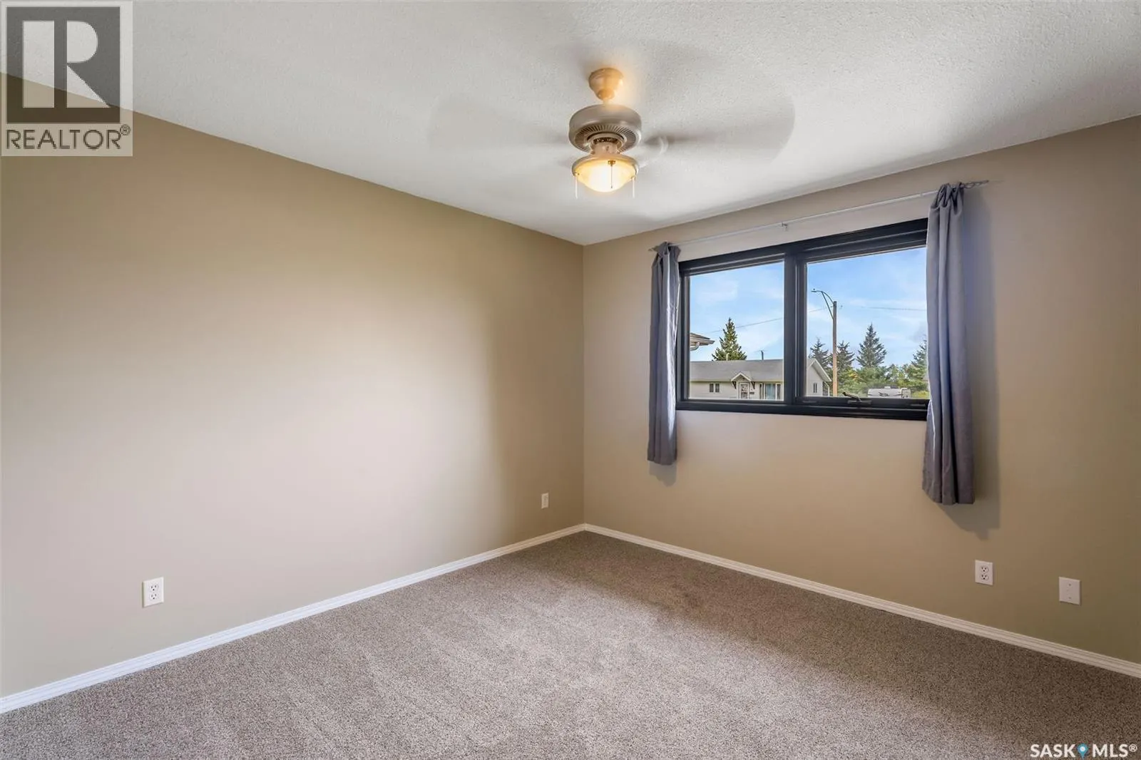 14 Poplar DRIVE