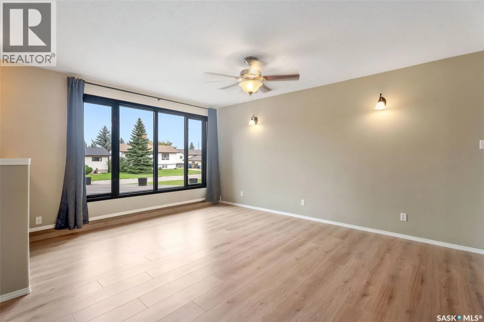 14 Poplar DRIVE
