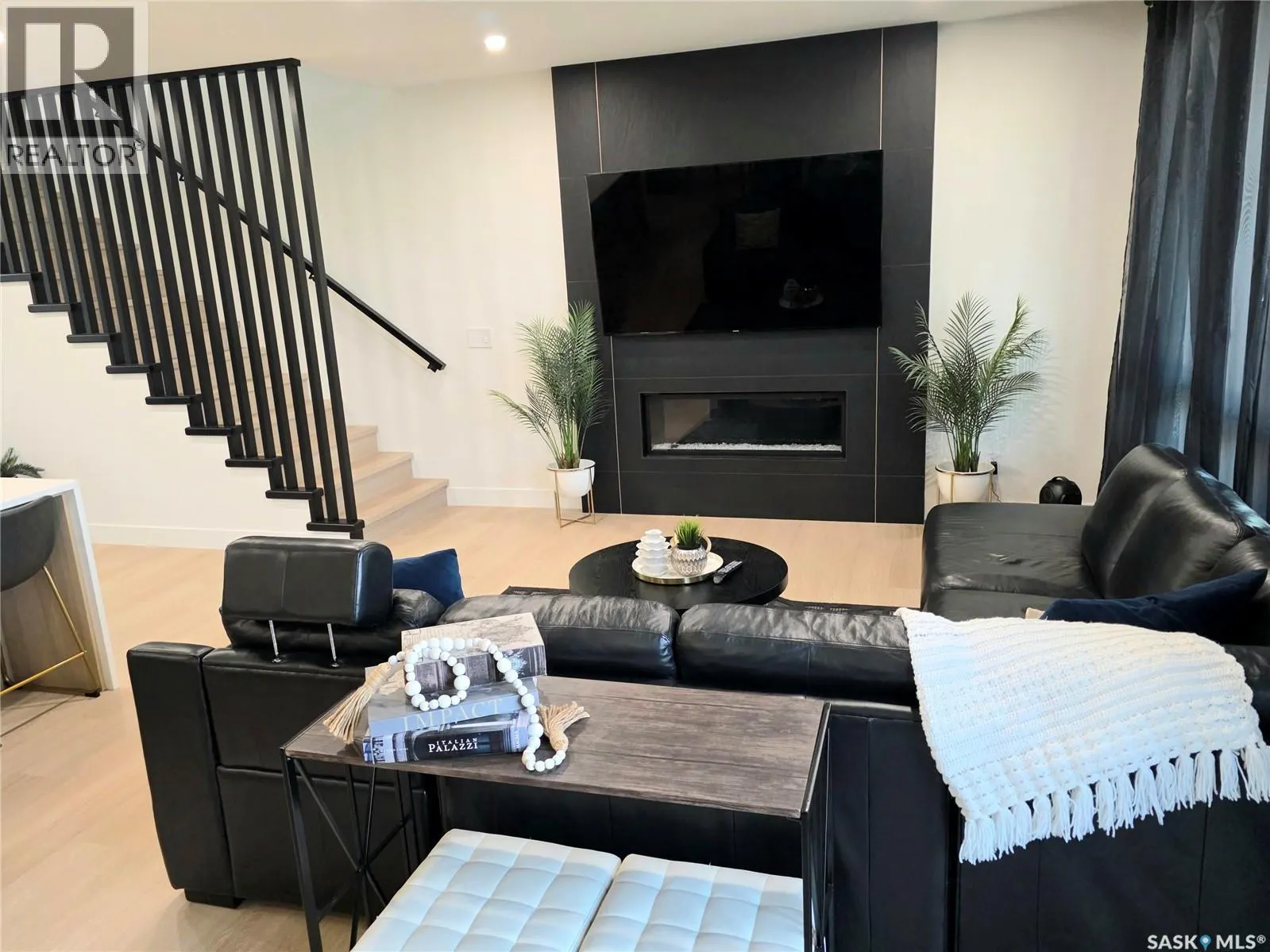 443 Woolf BEND