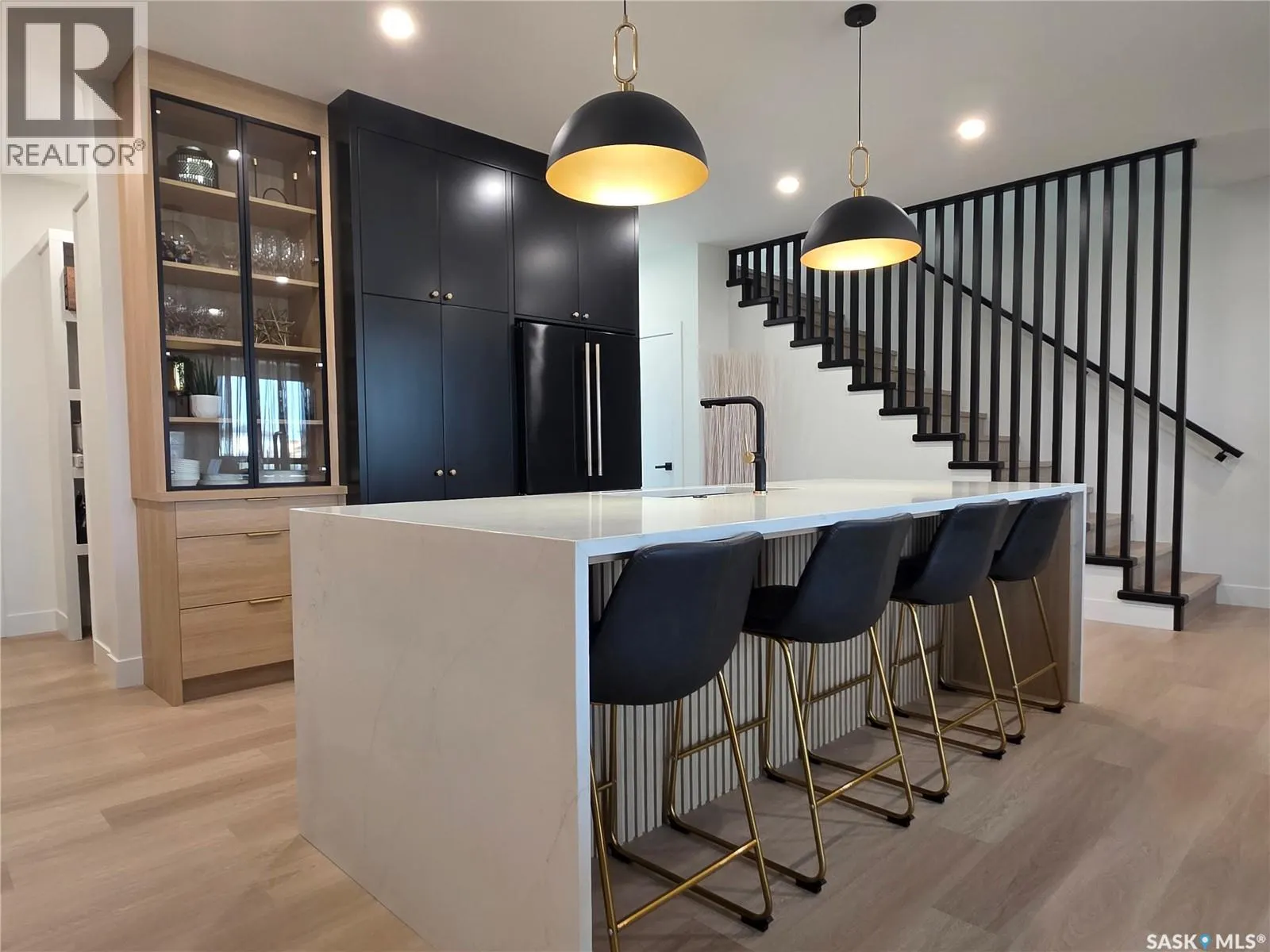443 Woolf BEND