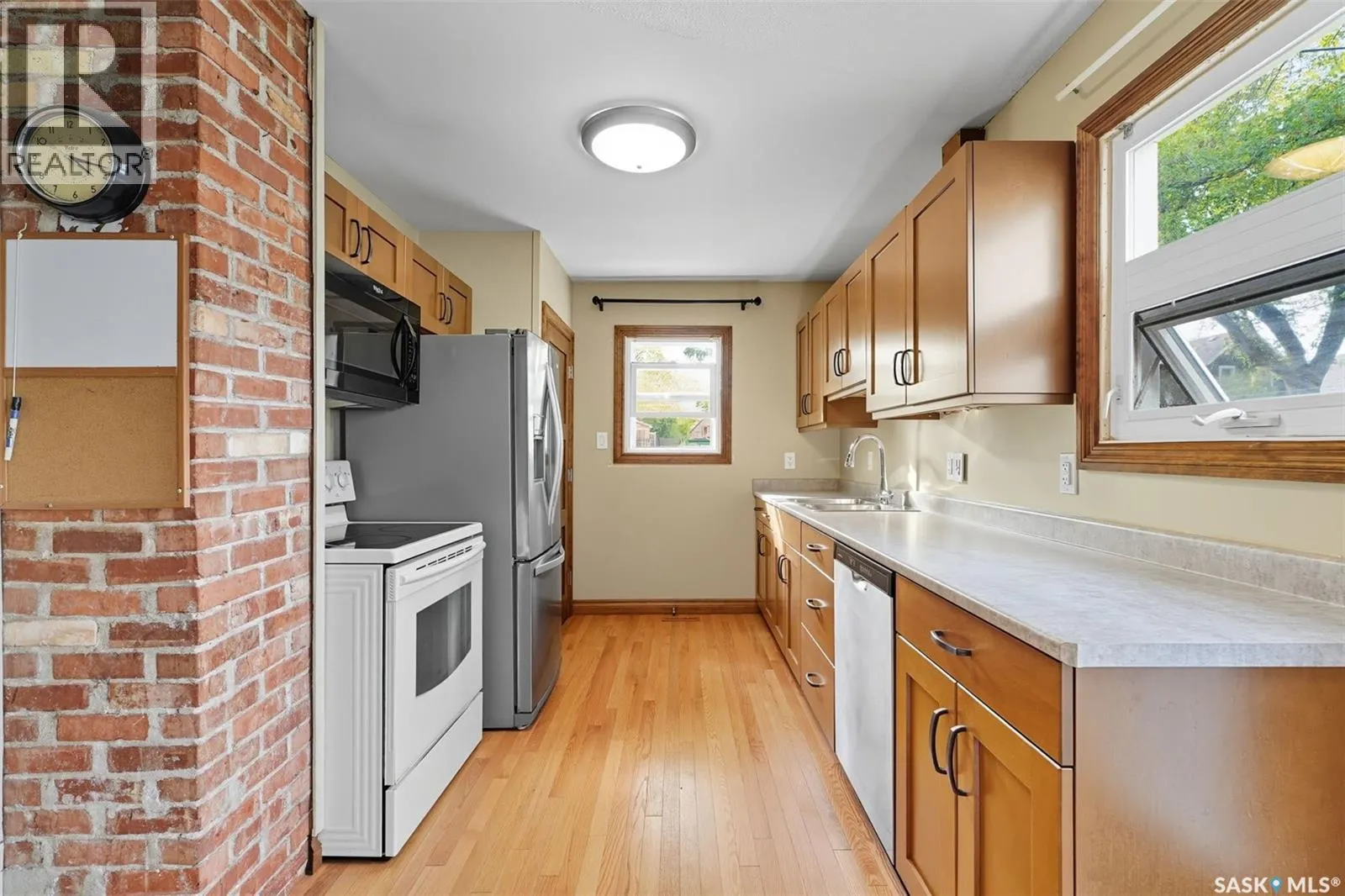 650 Spadina CRESCENT W