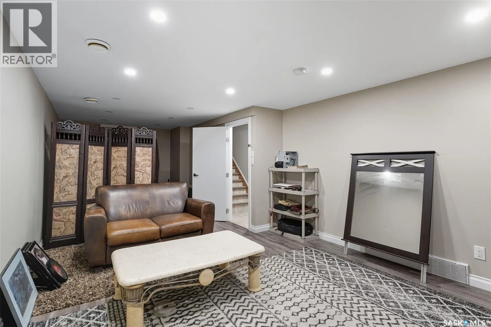 650 Spadina CRESCENT W