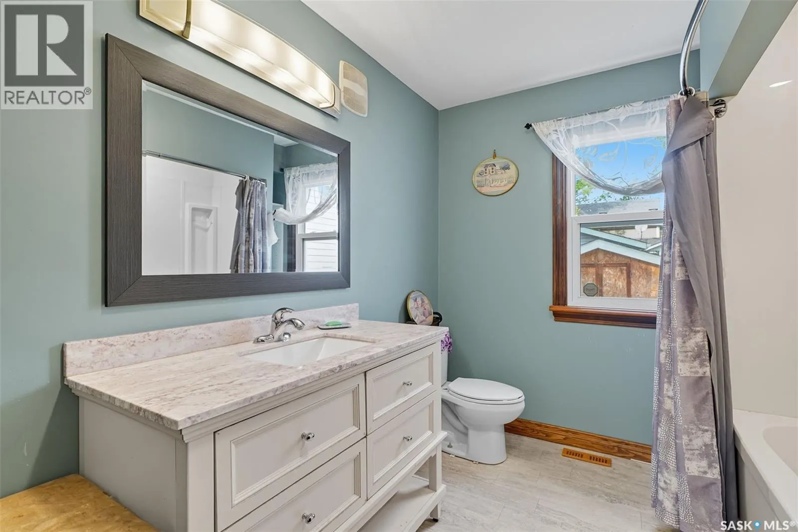 650 Spadina CRESCENT W
