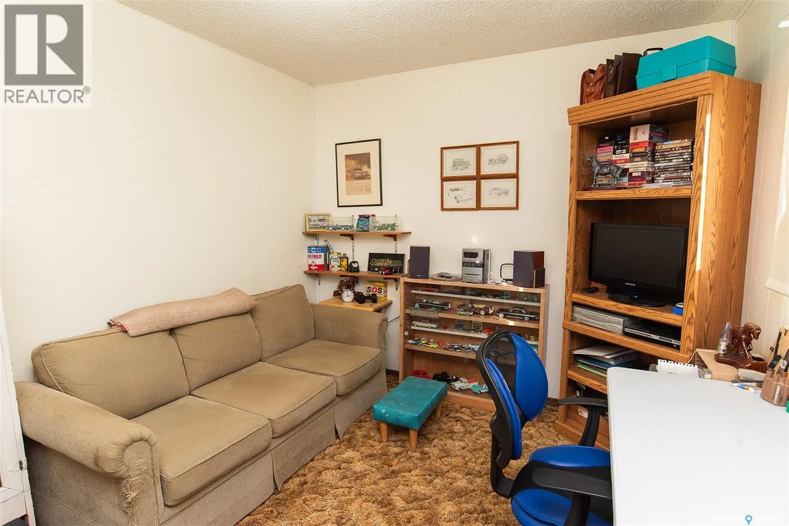 414 3rd STREET E